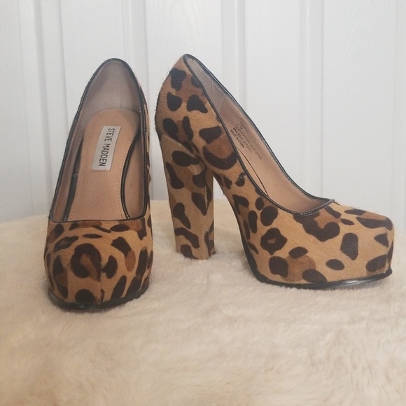 Closed-toed pump - Picture 2 of 4